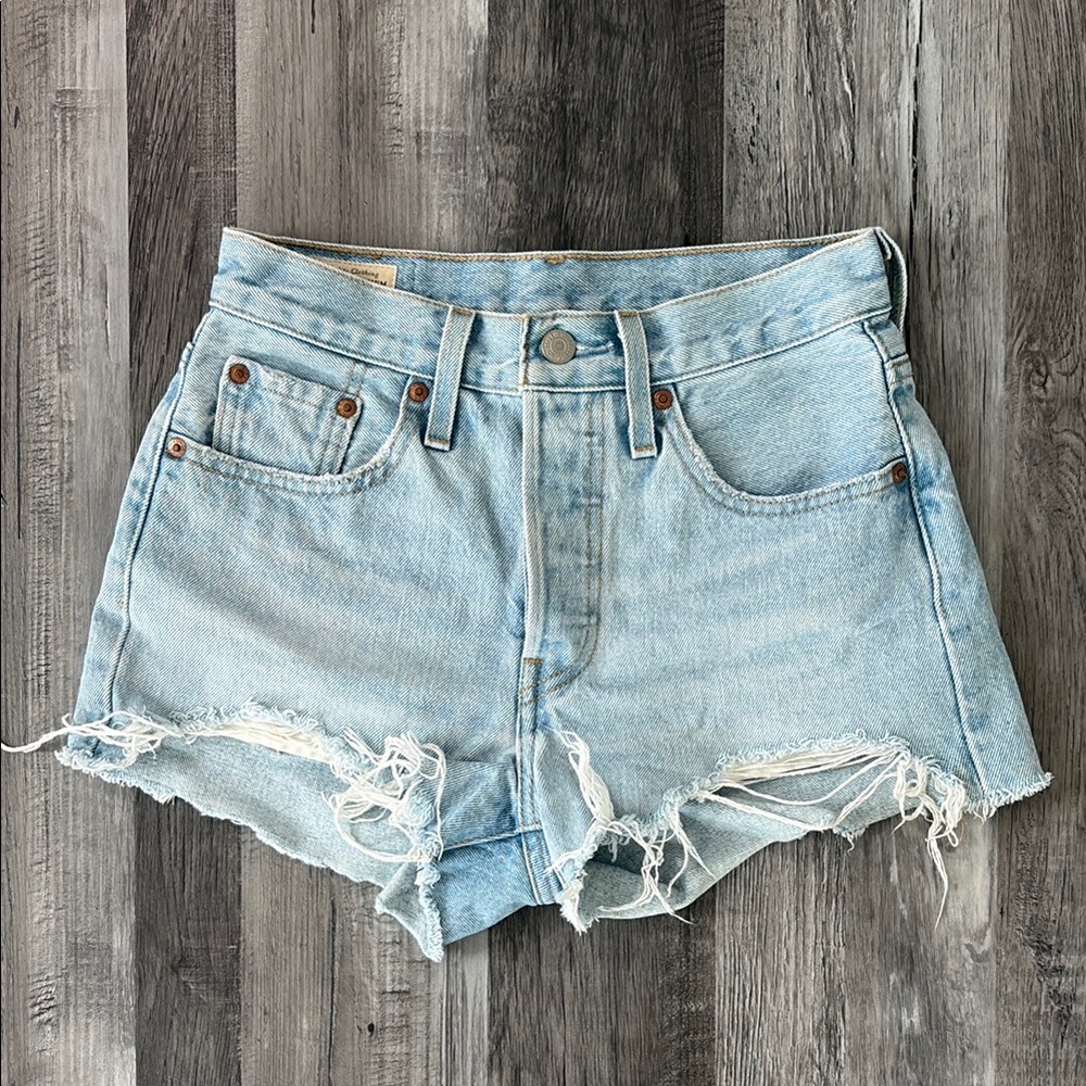 LEVIS, Light Blue Denim shorts
